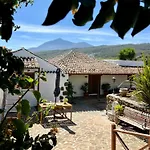 La Paredita Casa Taoro *