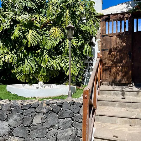 La Paredita Casa Taoro * El Tanque